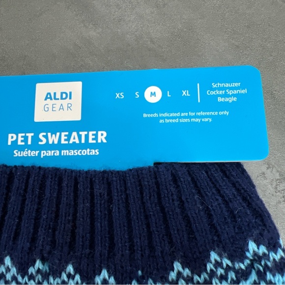 ALDI Gear Christmas Holiday Winter 2023 Pom Beanie & Matching Med Dog Sweater - Picture 6 of 9